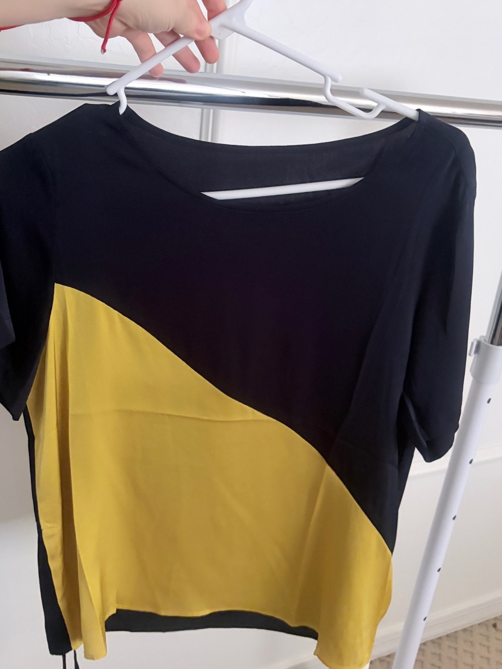 Colorblock Black and Yellow Short-Sleeve Blouse
